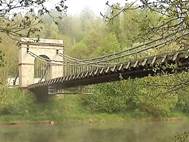 Obsah obr�zku budova, venku, most, tr�va

Obsah vygenerovan� um�lou inteligenc� m��e b�t nespr�vn�.